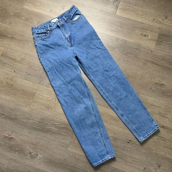 H&M Medium Wash High Rise Waisted Mom Jeans 0 Straight - Picture 1 of 9